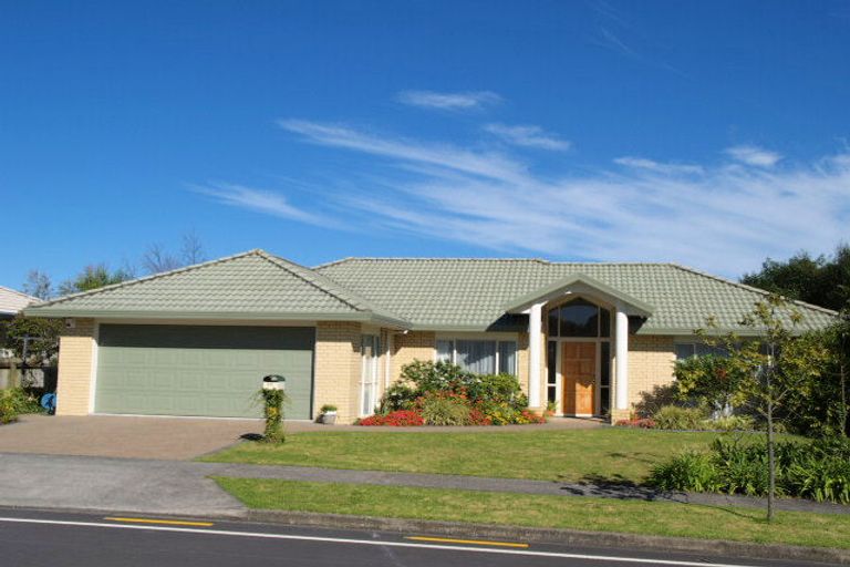 Photo of property in 28 Oakridge Way, Northpark, Auckland, 2013