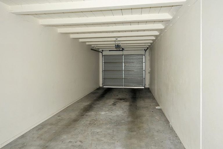 Photo of property in The Haven, 28/120 Beach Haven Road, Beach Haven, Auckland, 0626