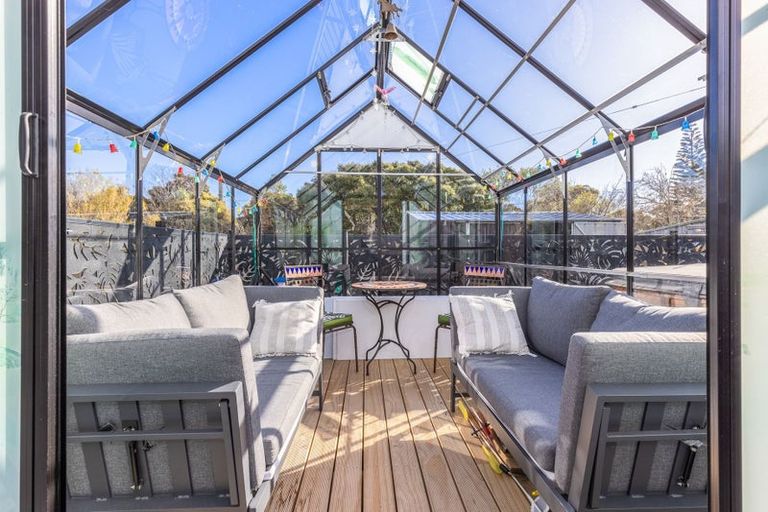 Photo of property in 19 Pehi Kupa Street, Waikanae, 5036