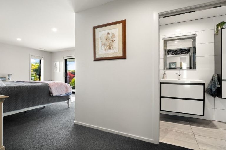 Photo of property in 9 Greenhithe Street, Waihola, Milton, 9073