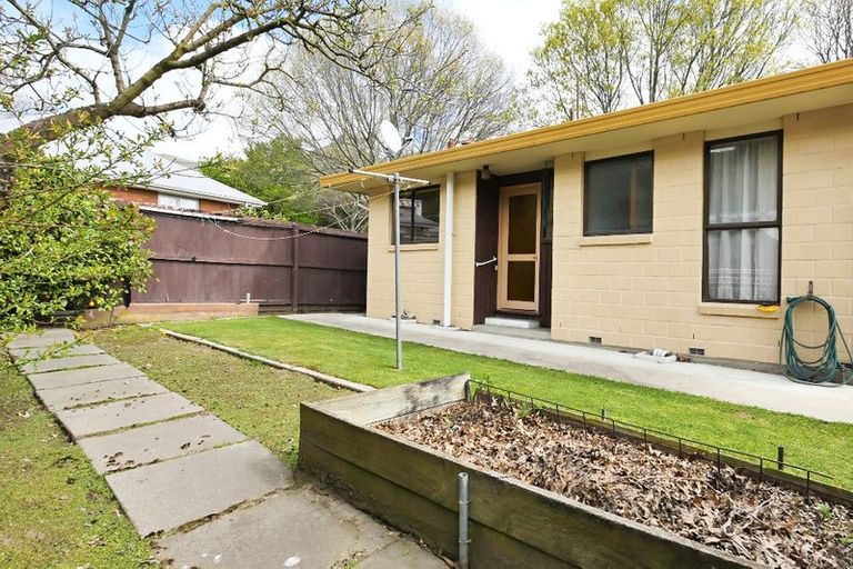 Photo of property in 2/32 Station Road, Heathcote Valley, Christchurch, 8022