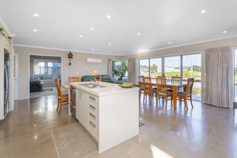 Photo of property in 19 Aquila Drive, Whitianga, 3510