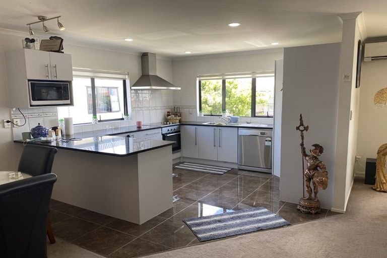 Photo of property in 9 Maxwell Avenue, Papatoetoe, Auckland, 2025