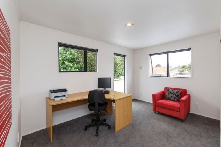 Photo of property in 61 Jickell Street, Hokowhitu, Palmerston North, 4410