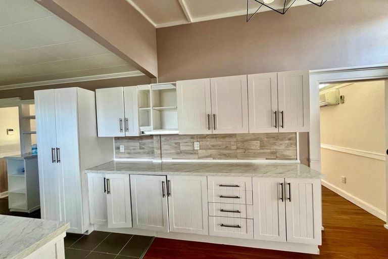 Photo of property in 8 John Walker Drive, Manurewa, Auckland, 2102