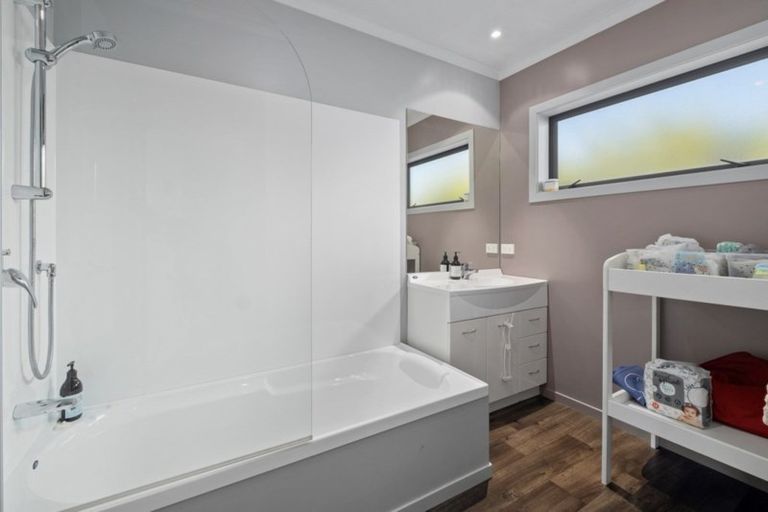 Photo of property in 5 Crabbe Place, Cromwell, 9310