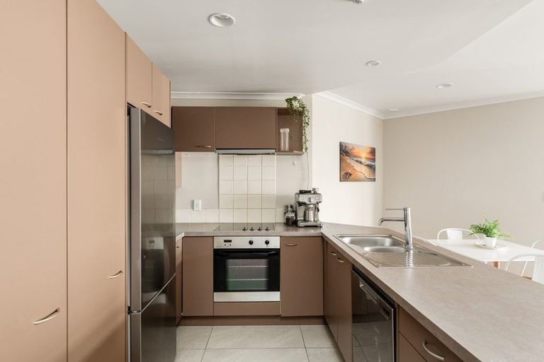 Photo of property in 281 Maunganui Road, Mount Maunganui, 3116