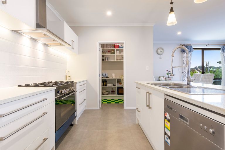 Photo of property in 27 Landing Drive, Pyes Pa, Tauranga, 3112