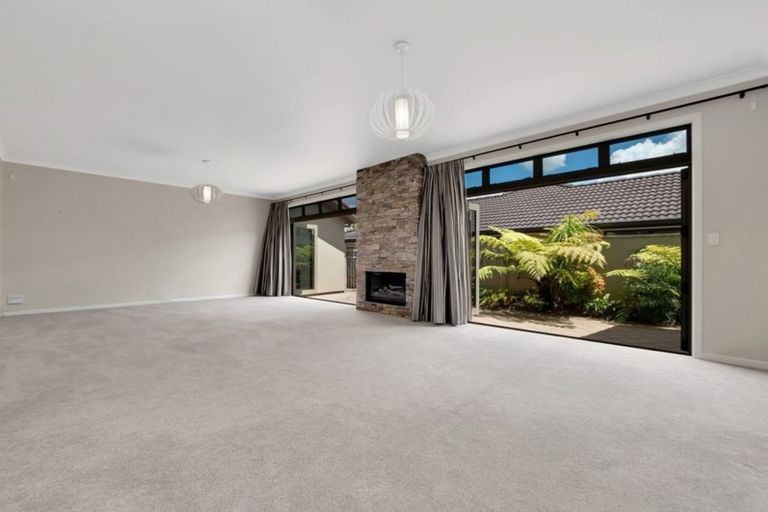 Photo of property in 1 Tarn Close, Pyes Pa, Tauranga, 3112