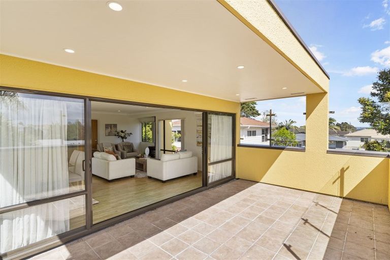 Photo of property in 2/27 Macleans Road, Bucklands Beach, Auckland, 2014