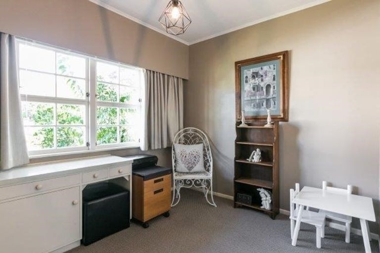 Photo of property in 18 Greenwood Road, Havelock North, 4130