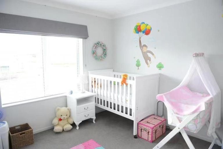 Photo of property in 11 Fountain Avenue, Karaka, Papakura, 2113