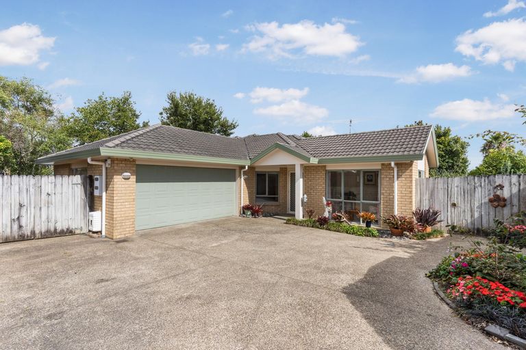 Photo of property in 2/3 Inagh Close, Dannemora, Auckland, 2016