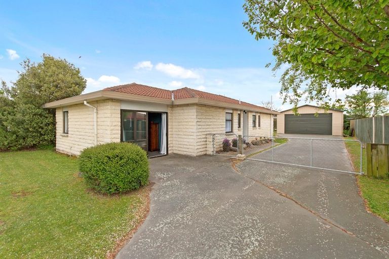 Photo of property in 43 Arcon Drive, Broomfield, Christchurch, 8042