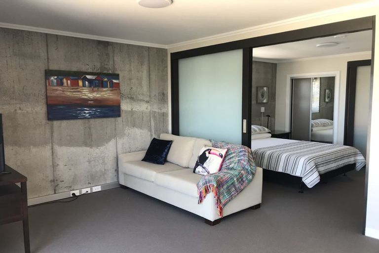 Photo of property in Frame Apartments, 1501/111 Molesworth Street, Thorndon, Wellington, 6011