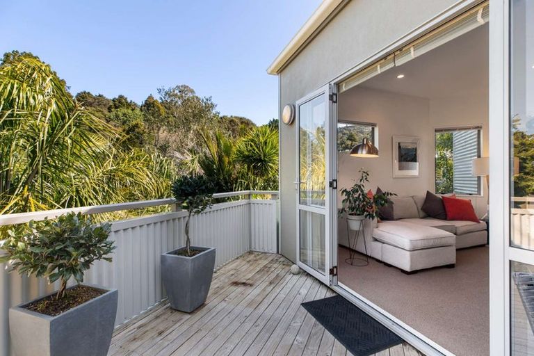 Photo of property in 7 Dorothy Road, Laingholm, Auckland, 0604