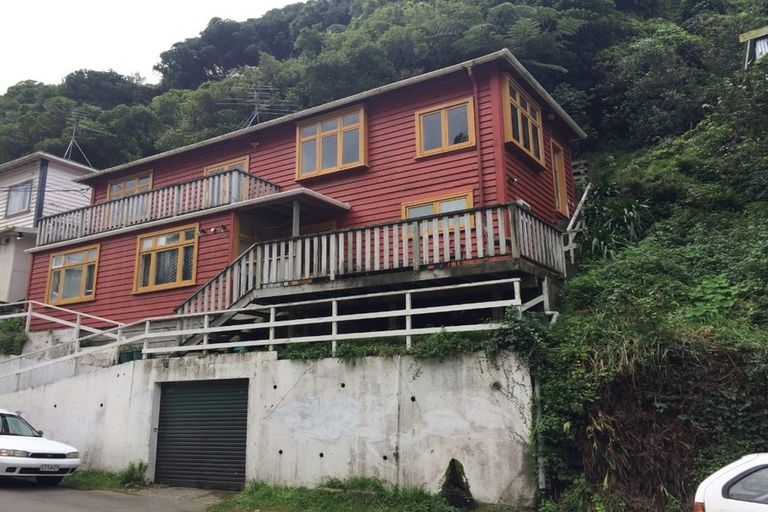 Photo of property in 64 Holloway Road, Aro Valley, Wellington, 6021