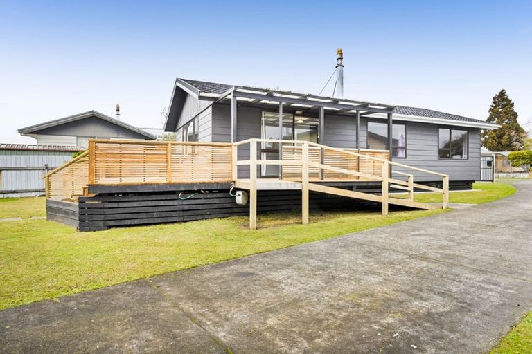 Photo of property in 34 Kowhai Street, Inglewood, 4330