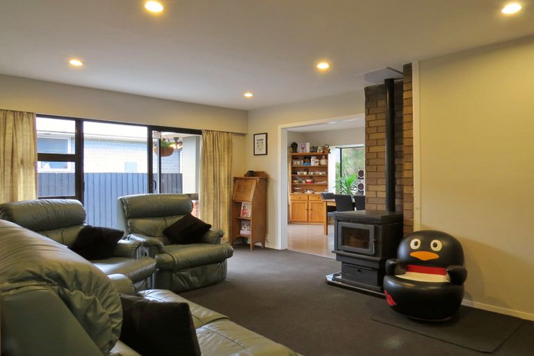 Photo of property in 10 Montague Street, Islington, Christchurch, 8042