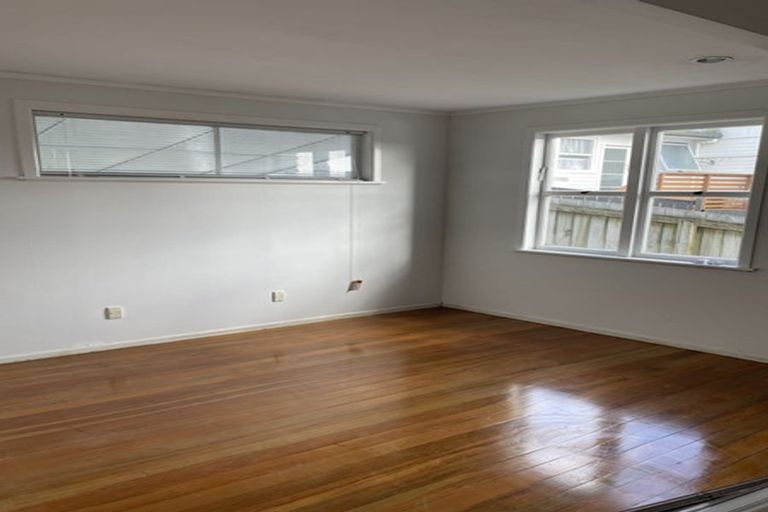 Photo of property in 73 Manuka Road, Bayview, Auckland, 0629