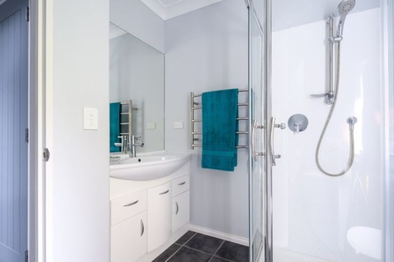 Photo of property in 5 Fantail Heights, Picton, 7220