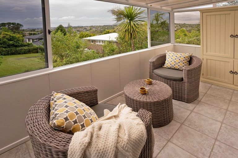Photo of property in 2/15b Nandana Drive, Glen Eden, Auckland, 0602