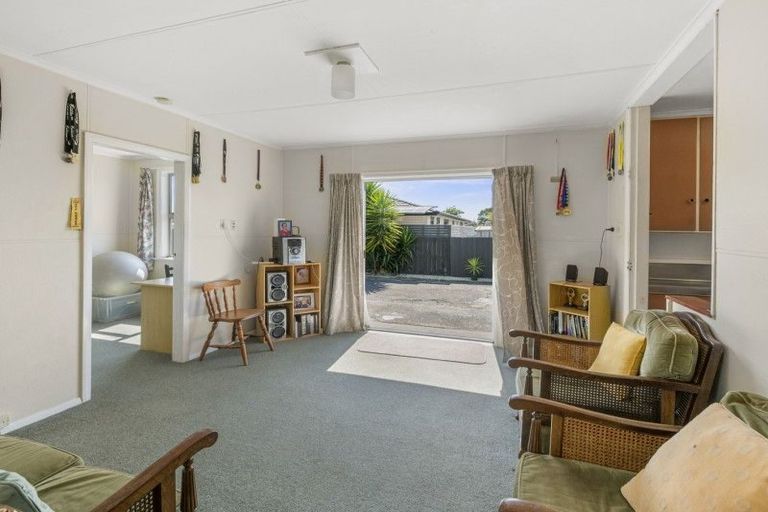 Photo of property in 160a Winchester Street, Levin, 5510