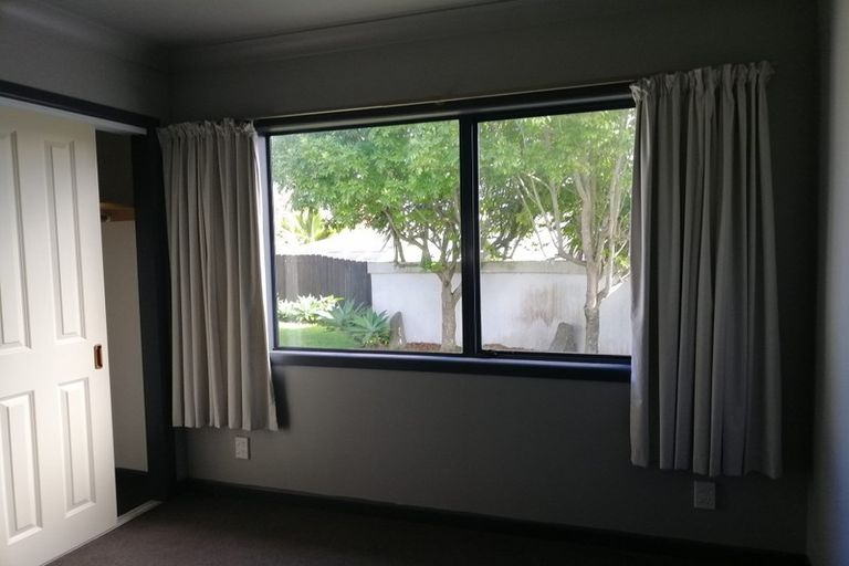 Photo of property in 295a Glengarry Road, Glen Eden, Auckland, 0602