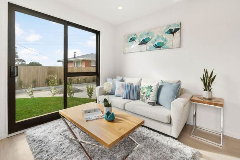 Photo of property in 1/149 Tirimoana Road, Te Atatu South, Auckland, 0602