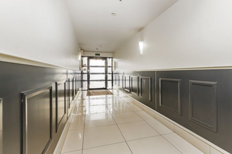 Photo of property in Courtenay Apartments, 401/120 Courtenay Place, Te Aro, Wellington, 6011