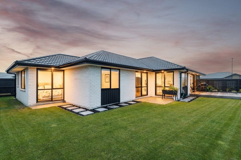 Photo of property in 64 Whitburn Avenue, Halswell, Christchurch, 8025