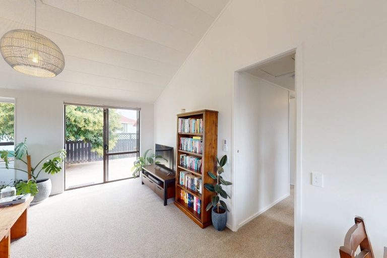 Photo of property in 2/685 Pioneer Highway, Highbury, Palmerston North, 4412