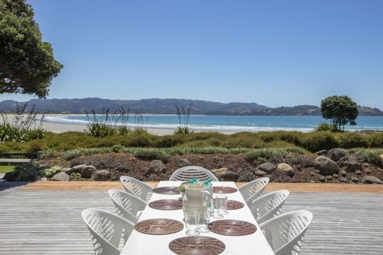 Photo of property in 65 Taumata Road, Omaha, 0986