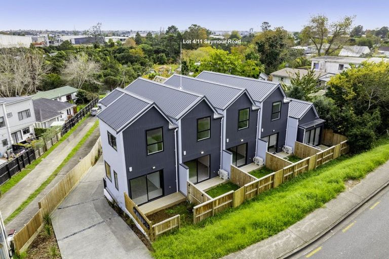 Photo of property in 4/11 Seymour Road, Sunnyvale, Auckland, 0612
