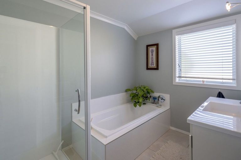 Photo of property in 18 Gladys Place, Levin, 5510