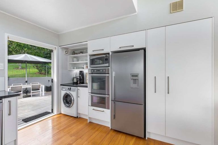 Photo of property in 54 Newhaven Terrace, Mairangi Bay, Auckland, 0630