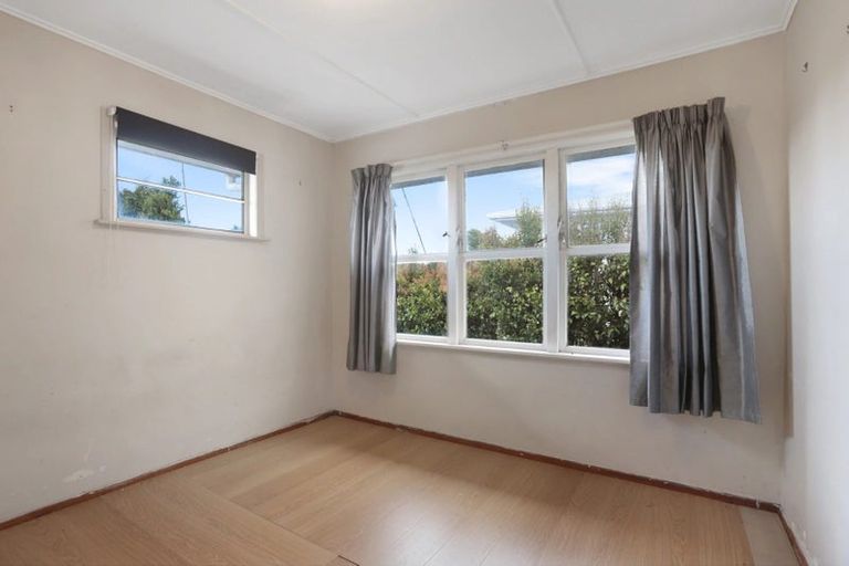 Photo of property in 53 Tiroroa Avenue, Te Atatu South, Auckland, 0610