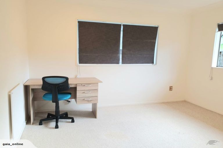 Photo of property in 47 Lagoon Way, West Harbour, Auckland, 0618