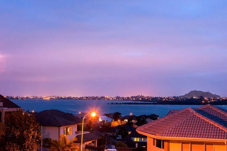 Photo of property in 8 Lynton Road, Bucklands Beach, Auckland, 2012