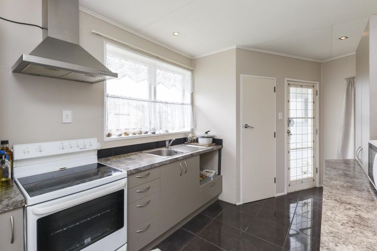 Photo of property in 26 Rhodes Drive, Kelvin Grove, Palmerston North, 4414