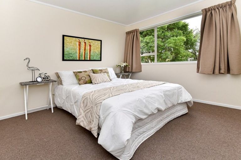 Photo of property in 12 Bedlington Avenue, Manurewa, Auckland, 2102