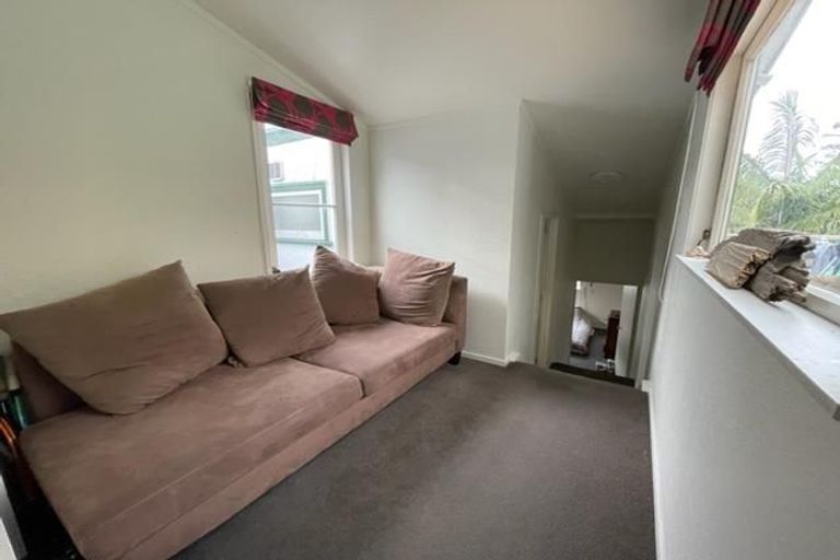 Photo of property in 38 Hythe Terrace, Mairangi Bay, Auckland, 0630