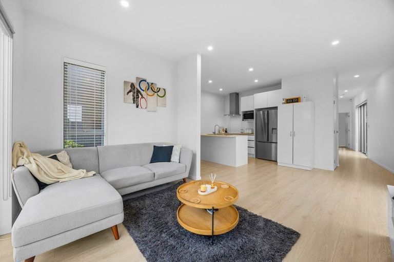 Photo of property in 14 Heri Lane, Westgate, Auckland, 0814