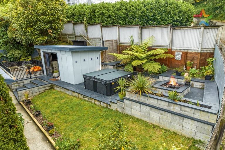 Photo of property in 23 Rintoul Grove, Stokes Valley, Lower Hutt, 5019