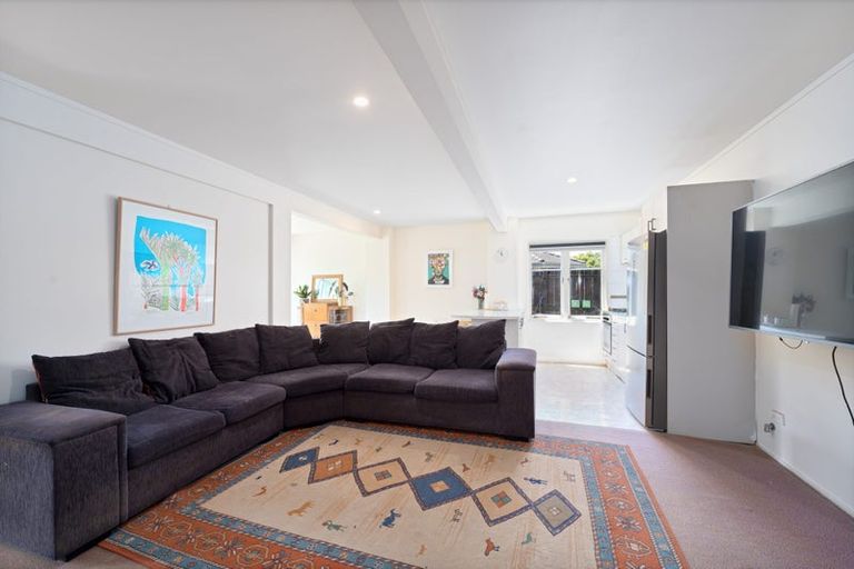 Photo of property in 9 Koromiko Street, New Lynn, Auckland, 0600
