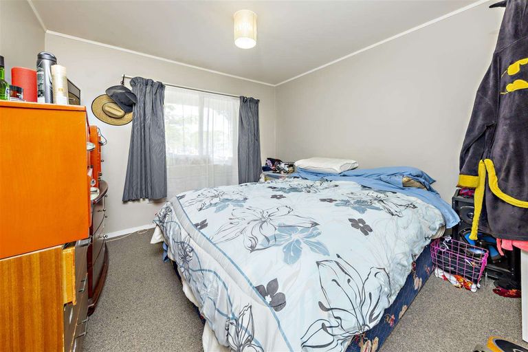 Photo of property in 11 Slim Place, Clendon Park, Auckland, 2103