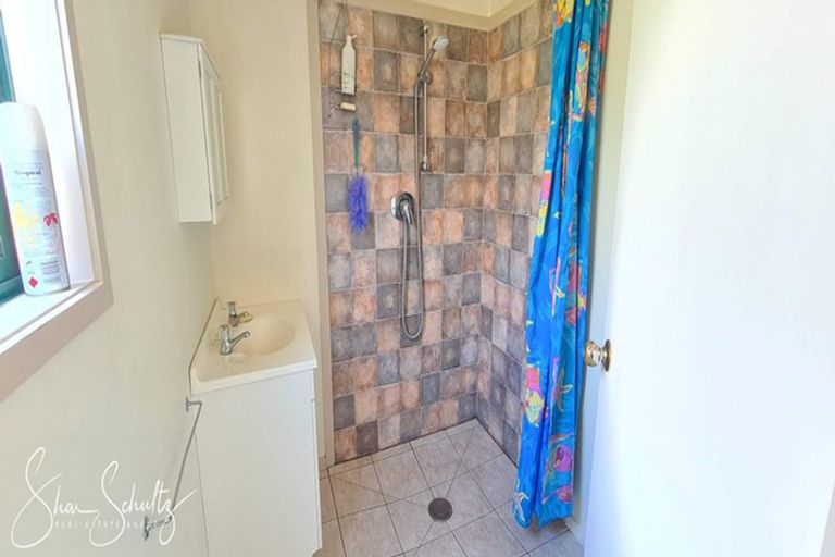 Photo of property in 105 Gorge Road, Maungaturoto, 0520