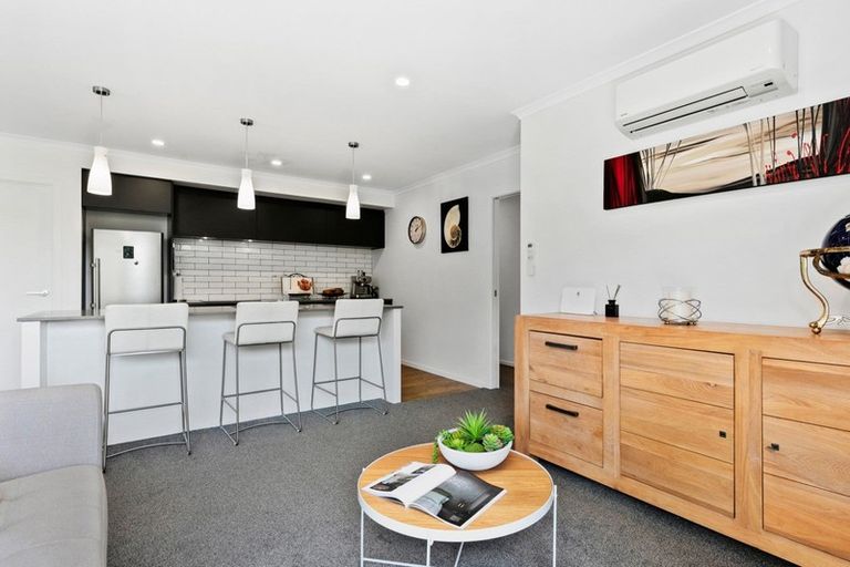 Photo of property in 22 Ballintoy Park Drive, Welcome Bay, Tauranga, 3175