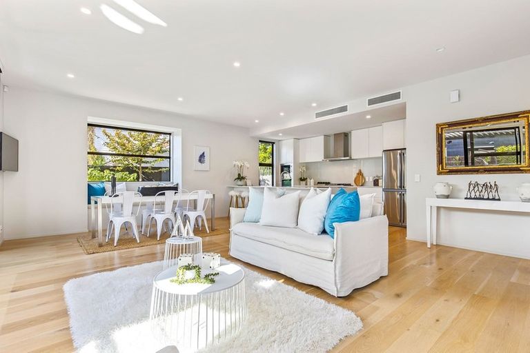 Photo of property in 1/74 Winchester Street, Merivale, Christchurch, 8014