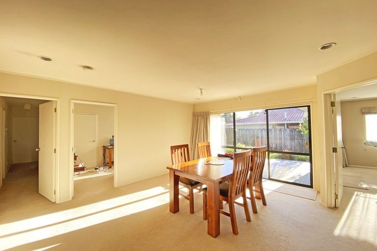 Photo of property in 38 West Fairway, Golflands, Auckland, 2013